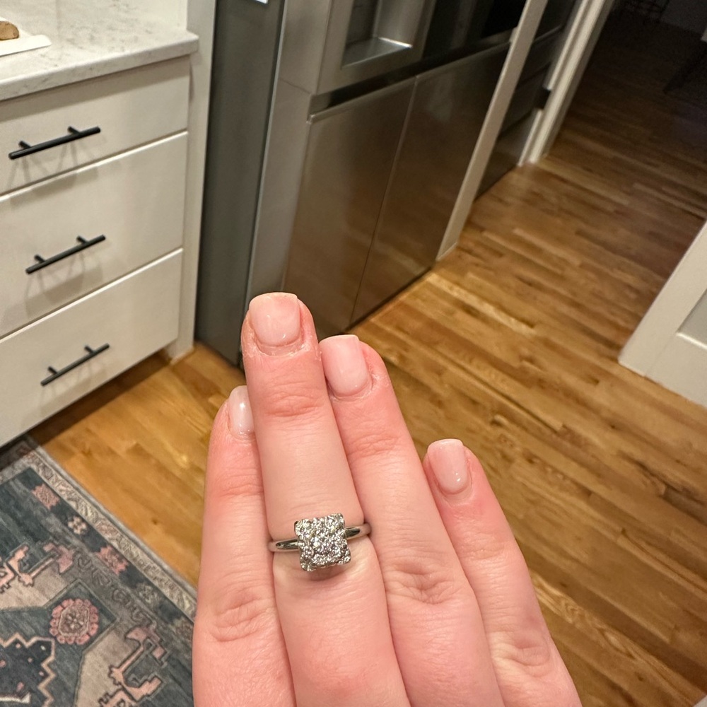 Elegant Vintage Silver Diamond Ring